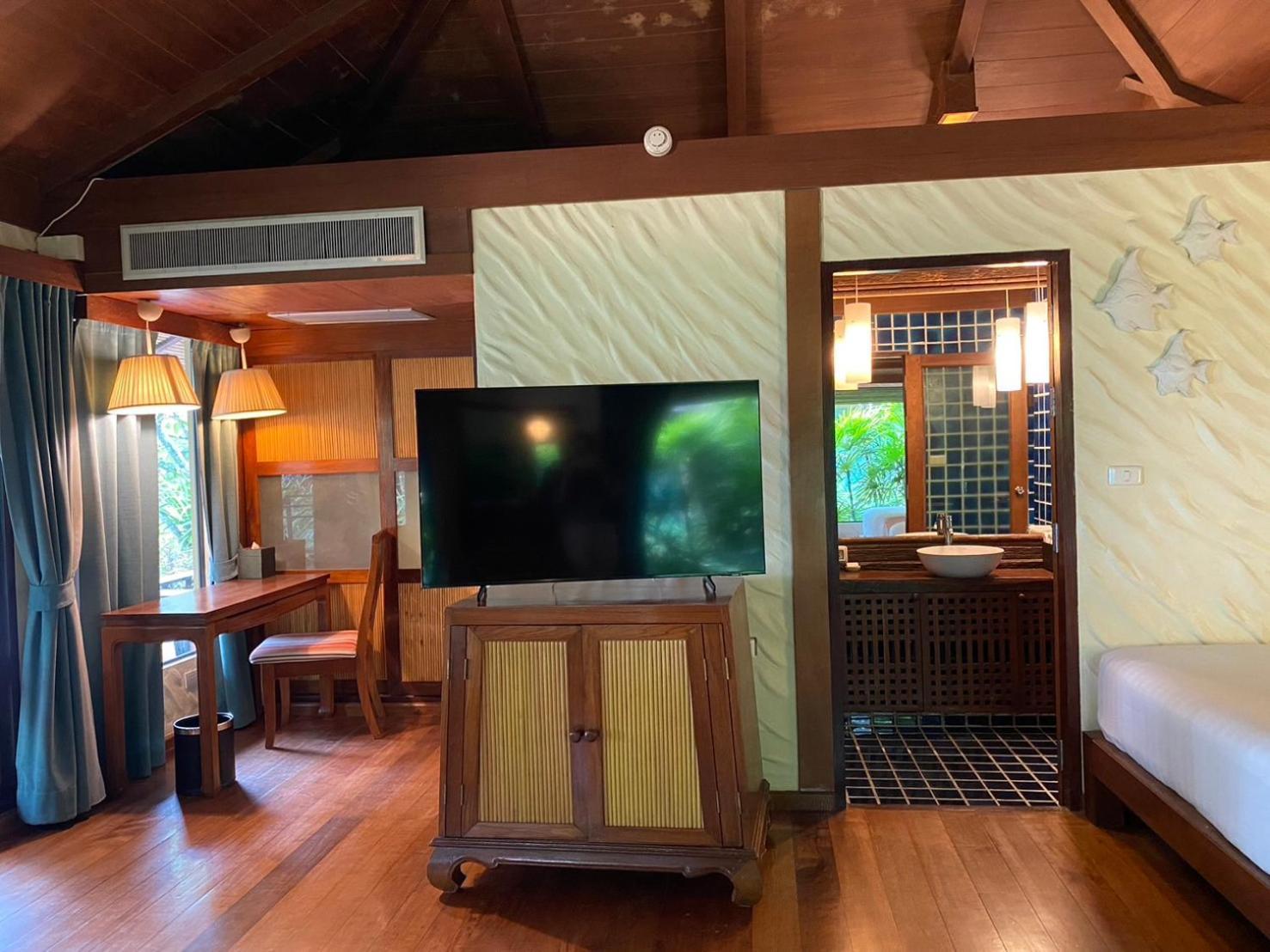 Deluxe Ocean Facing View Cabana