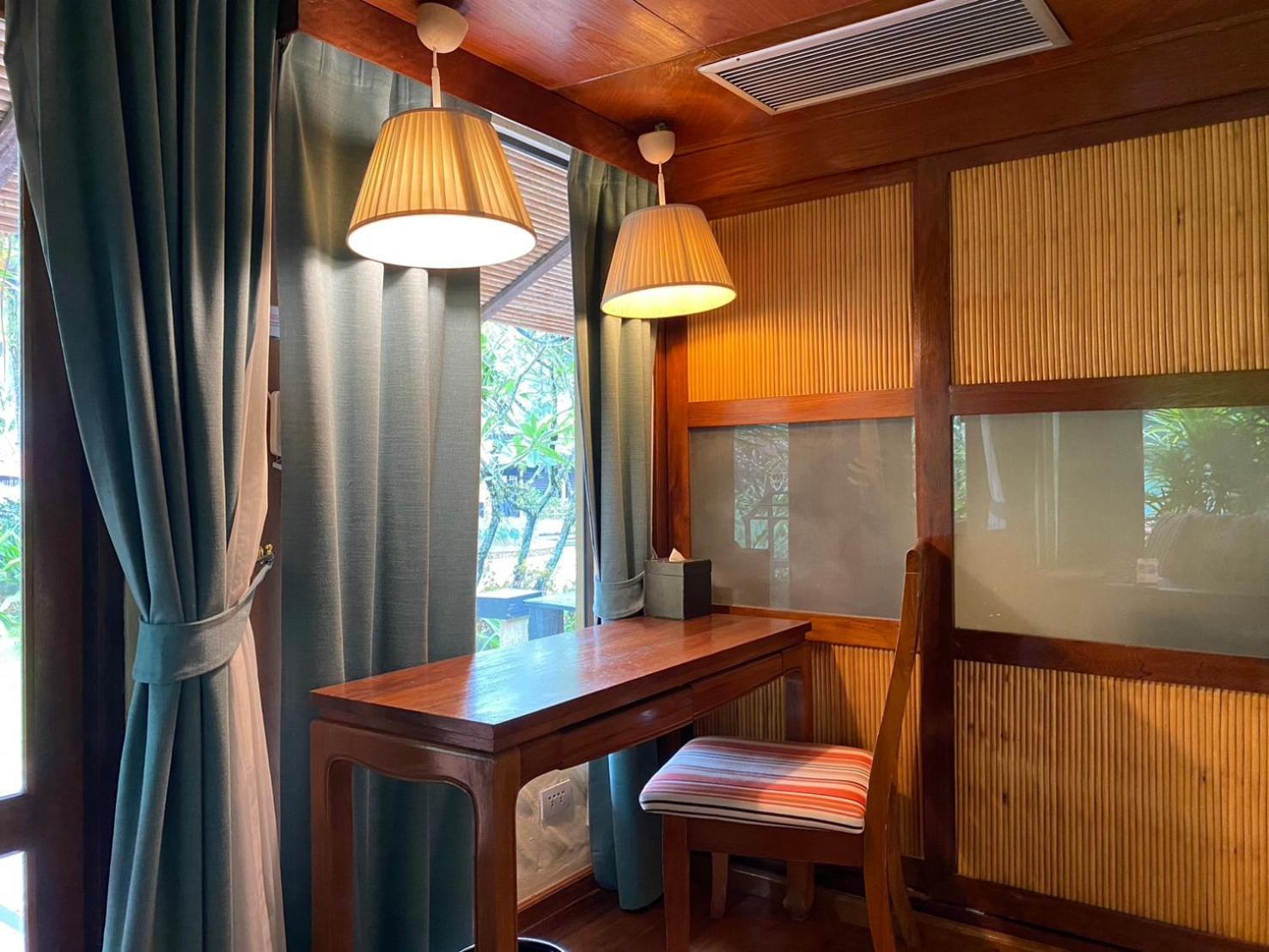 Deluxe Ocean Facing View Cabana