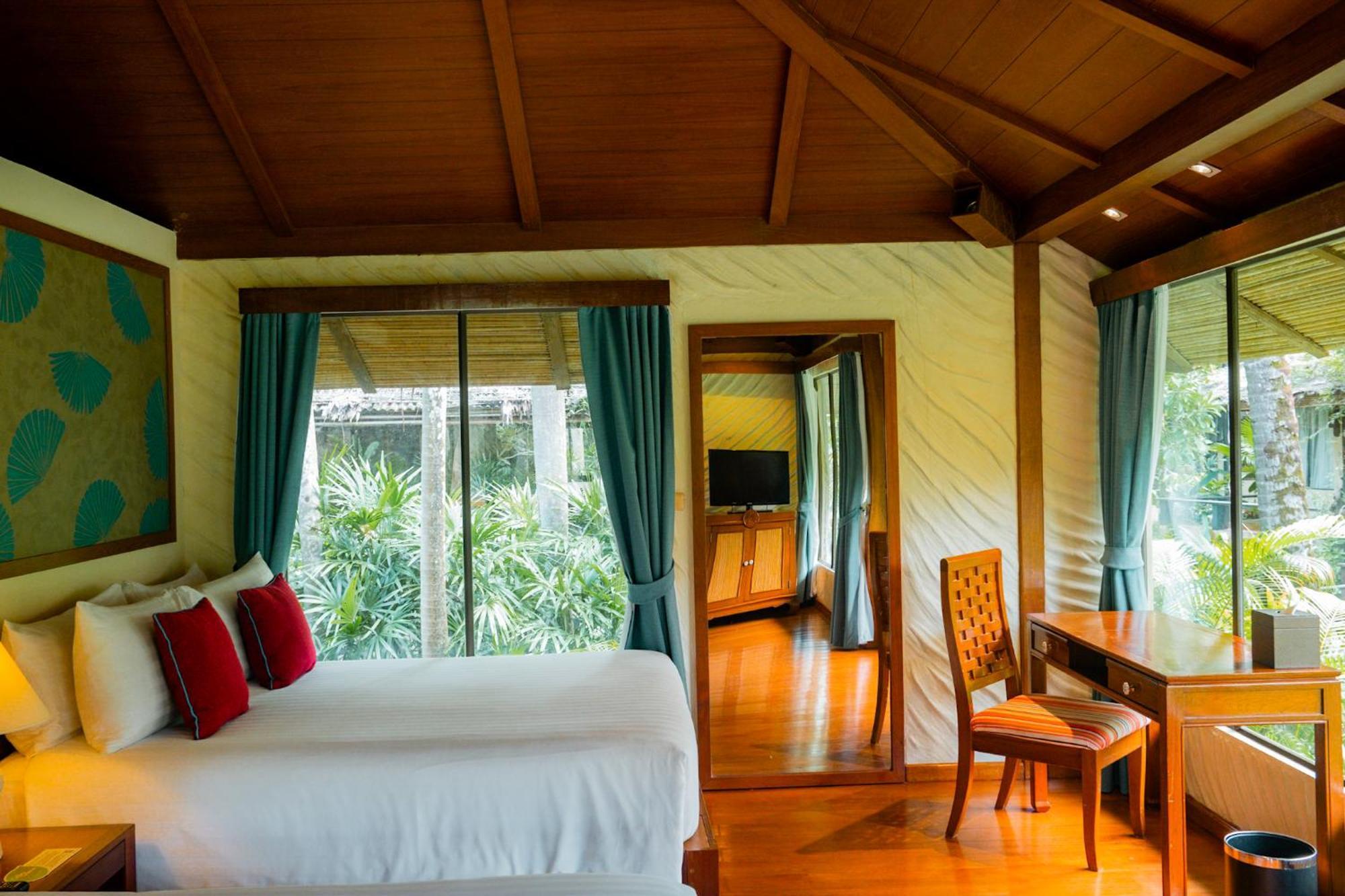 Premium Deluxe Cabana