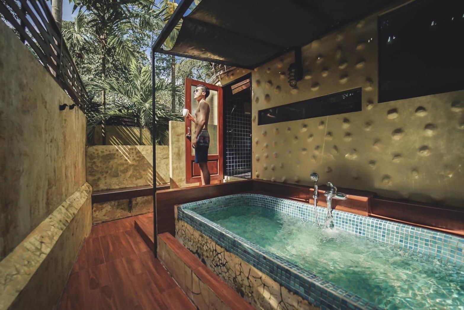 Premium Deluxe Cabana