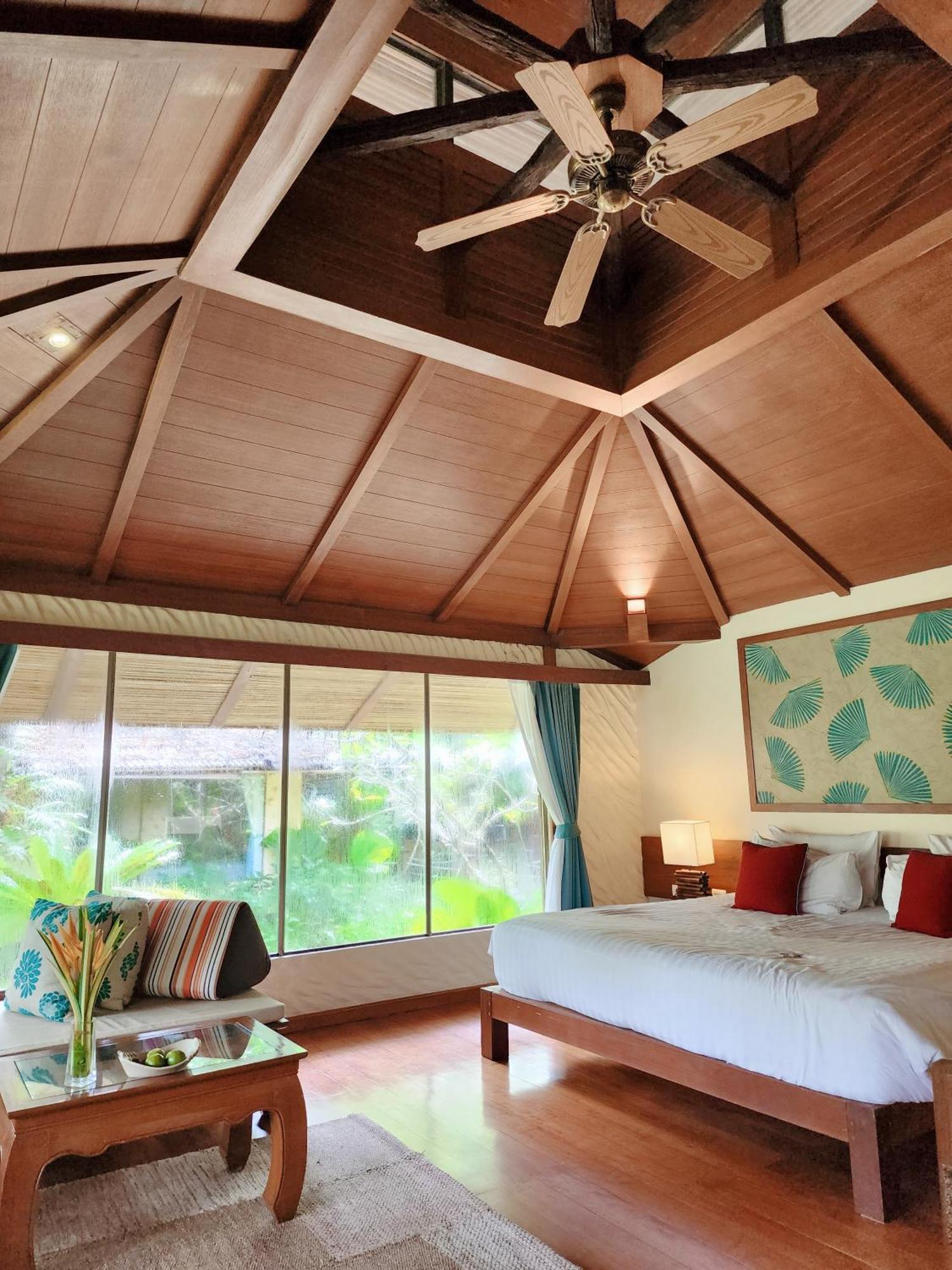 Premium Deluxe Cabana