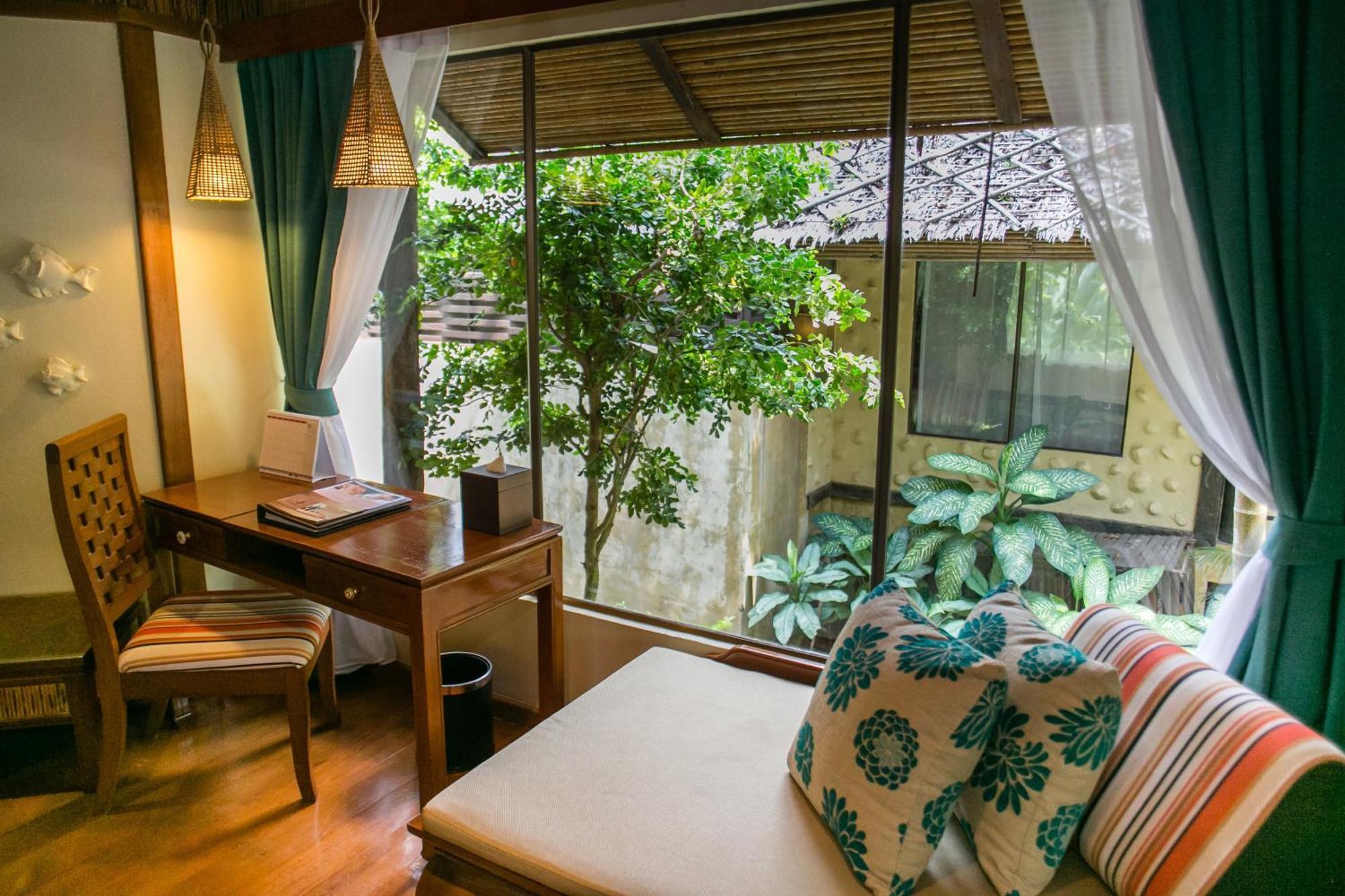 Deluxe Cabana